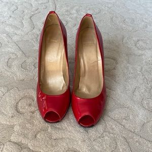 Stuart Weitzman  red pumps in 9.5